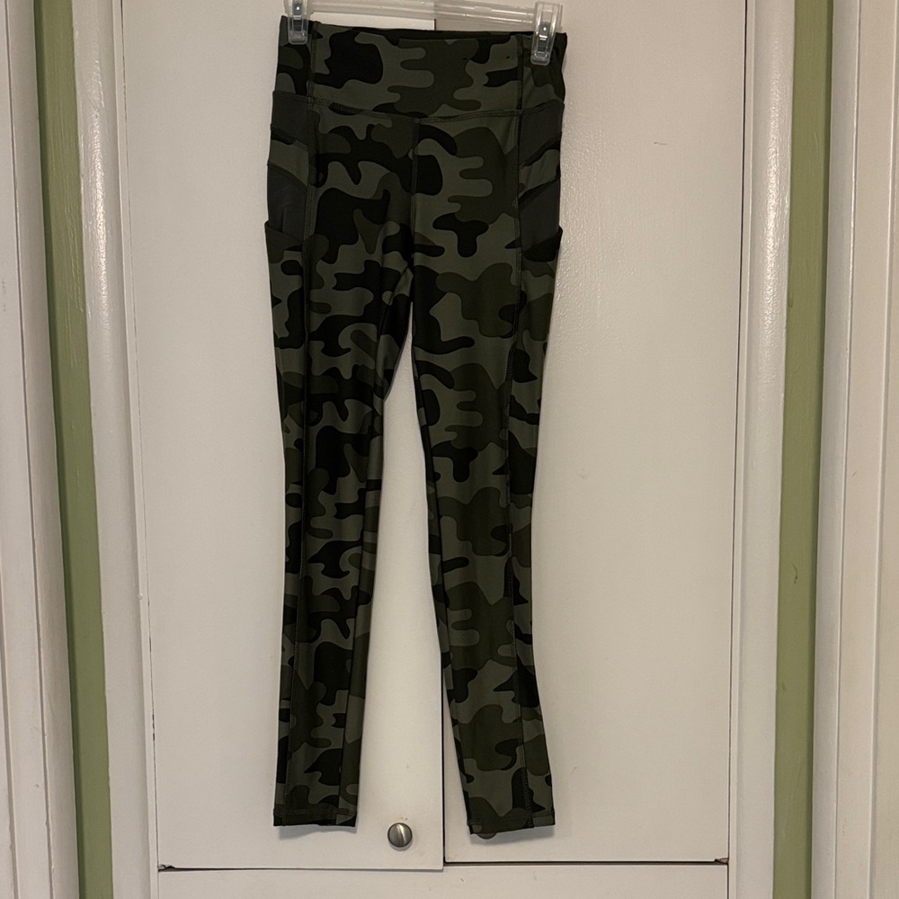 Athletic Collection Women’s Camouflage Leggings size small